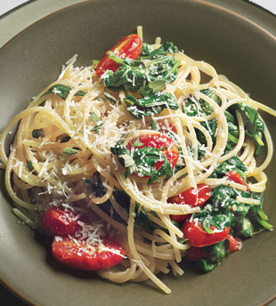 mare_quinoa_pasta_with_spinach_and_tomatoes_v